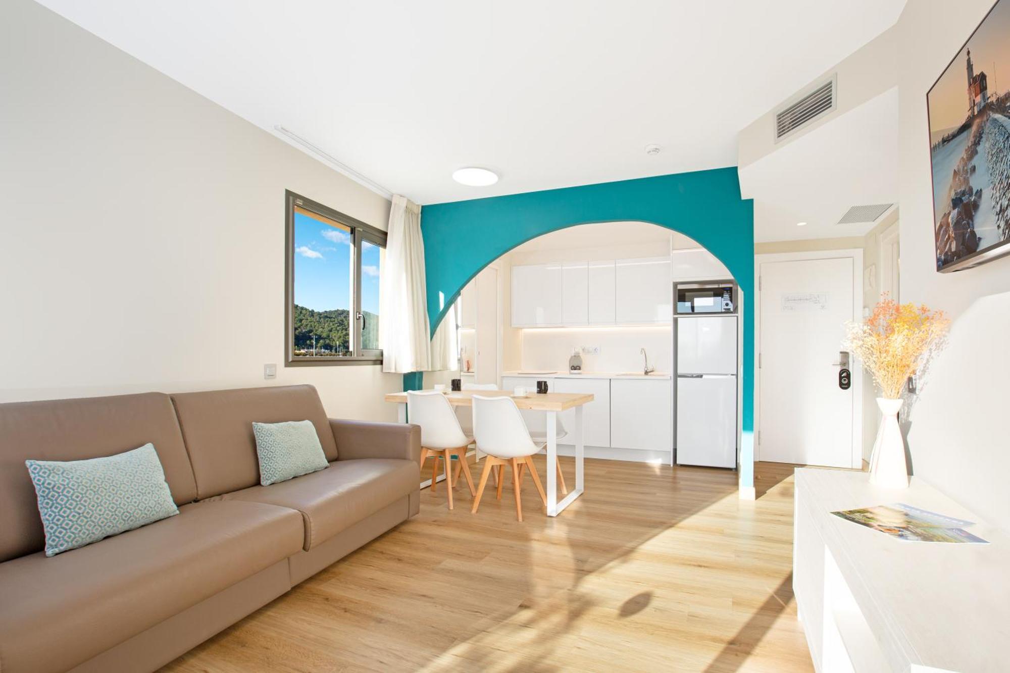 Odissea Park Aparthotel 4*